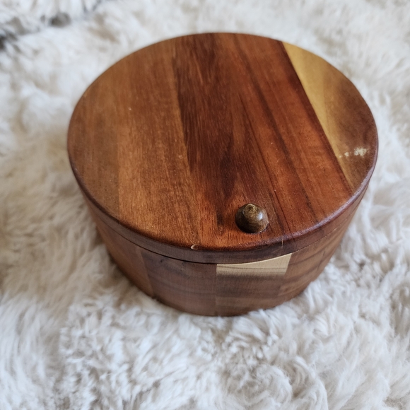 Natural Wood Round Box - Picture 4 of 4
